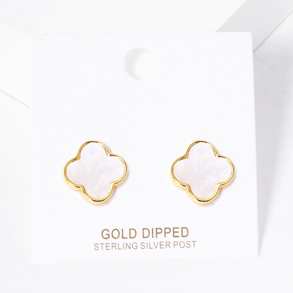 GOLD AND MOTHER OF PEARL QUATREFOIL/CLOVER STUD EARRINGS - Picture 2 of 2